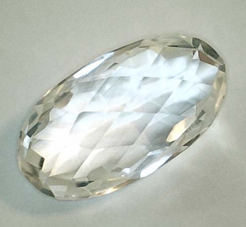 Intergemstones Quarz Kristallweiss Carat Oval If Excellent